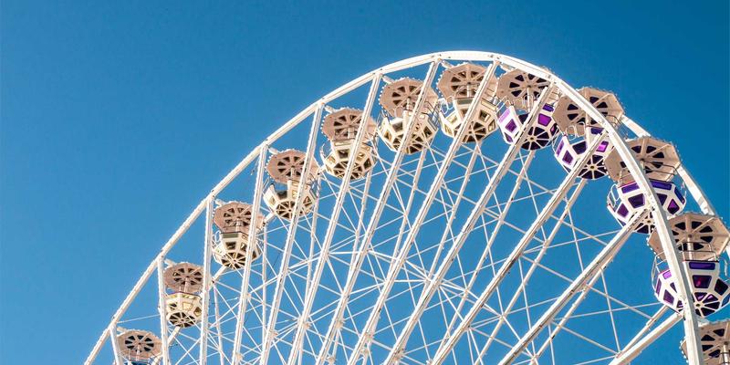 朗旭工业照明：汽车4S店展厅如何用节能灯具打造光影艺术，提升车体质感与品牌调性