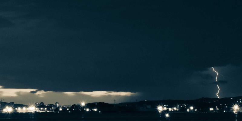 朗旭照明加油站防爆灯：深度解读国标防爆认证与长期免维护设计在工业照明中的核心价值