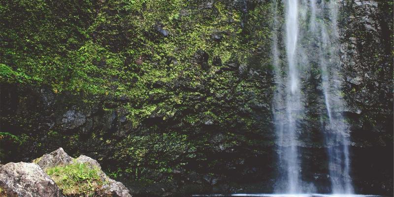 朗旭照明户外投光灯：揭秘建筑立面照明中的高色彩还原与智能动态场景编程技术